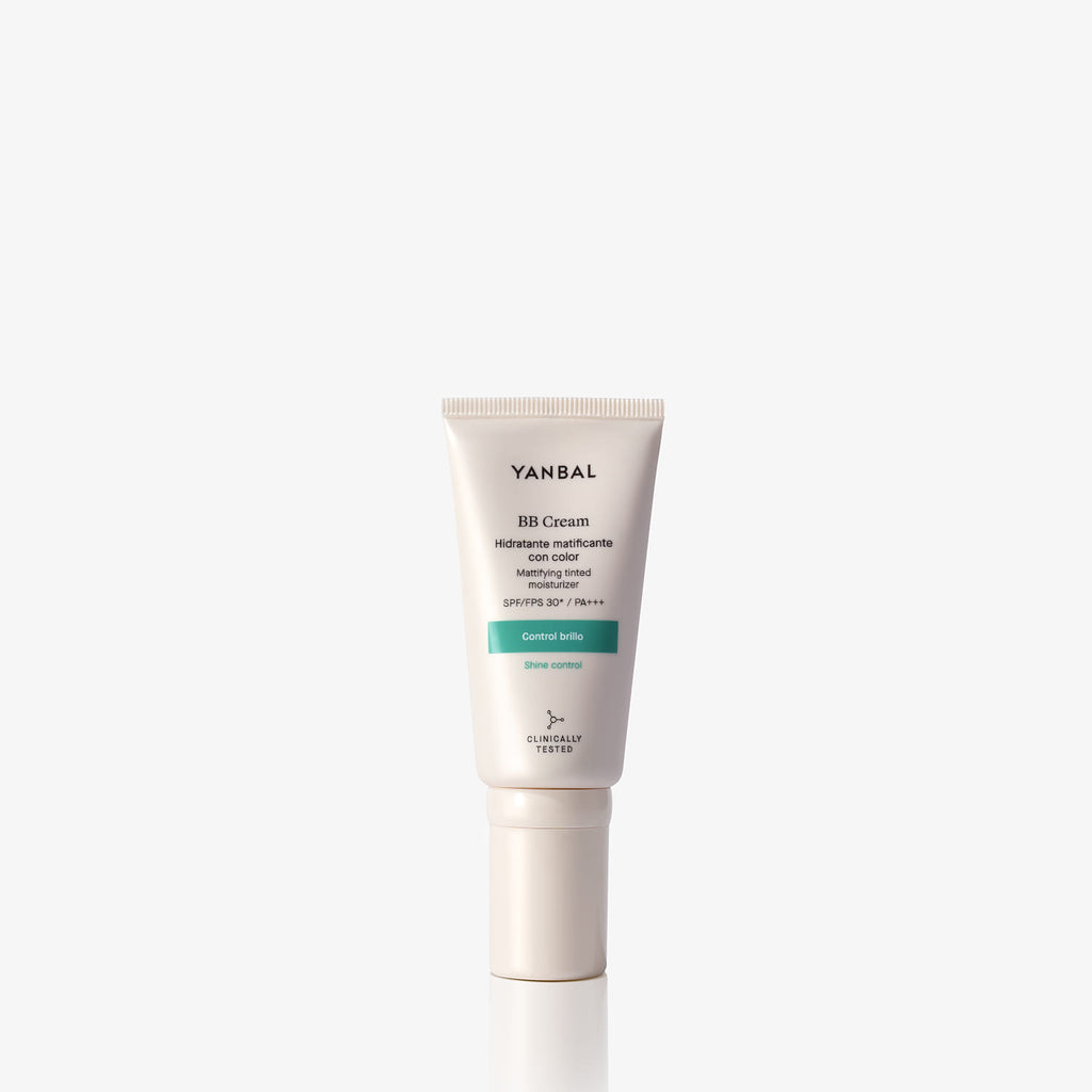 BB Cream Hidratante Matificante con Color Claro Yanbal
