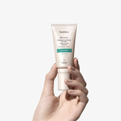 BB Cream Hidratante Matificante con Color Claro Yanbal